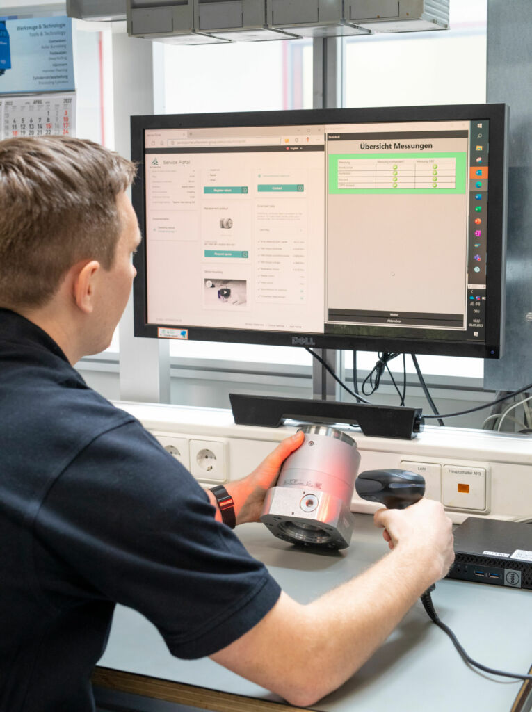 Eindeutige Produktkennzeichnung verknüpft
Produktdaten mit fertigungsbegleitenden Messdaten.