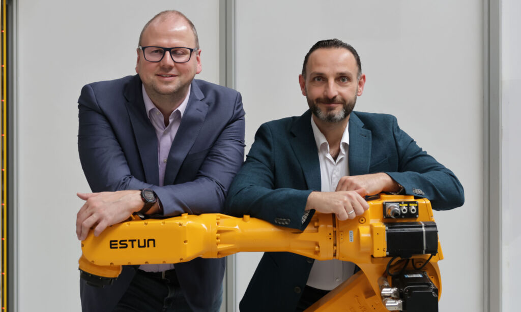 Zwei Botfellows: Sebastian Krusche (links), Dr. Mohamad Bdiwi.