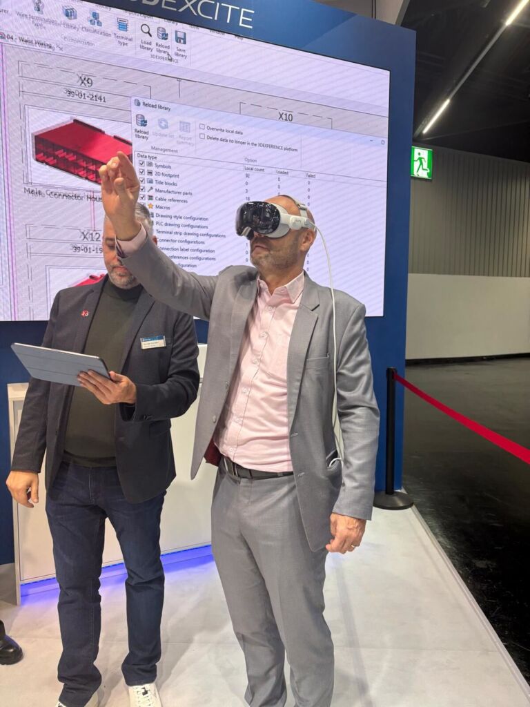 Im Rahmen eines realitätsnahen Wartungsszenarios mit dem Mixed-Reality-Headset Apple Vision Pro verdeutlichte Dassault Systèmes, wie Echtzeitdaten in einer vernetzten Umgebung effizient zum Einsatz kommen.